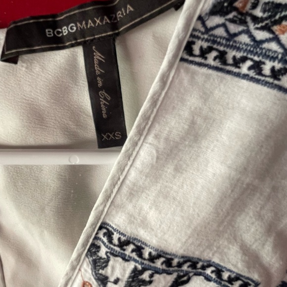 BcbgMaxAzria embroidered too - Picture 4 of 5
